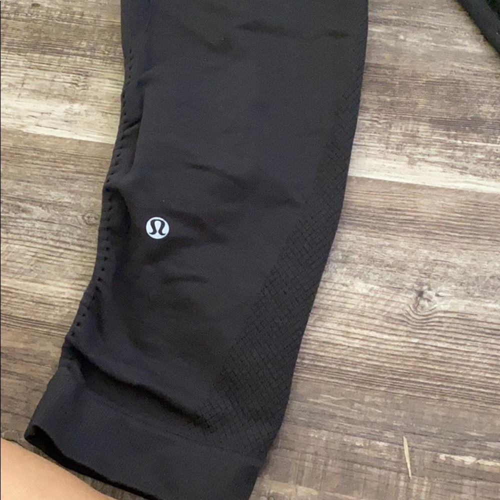 Lululemon Crop Leggings - Picture 2 of 3